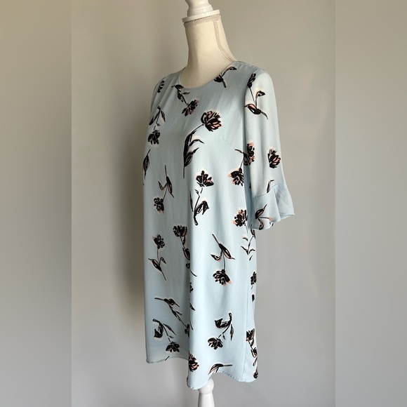 Floral Print Light Blue Women's Top - Picture 3 of 8